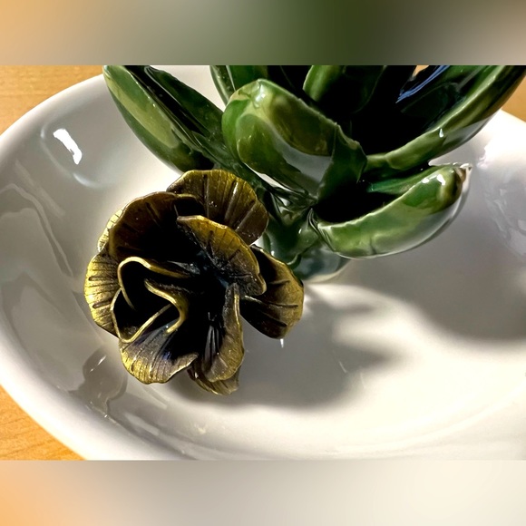 Flower shape ring - Picture 2 of 4